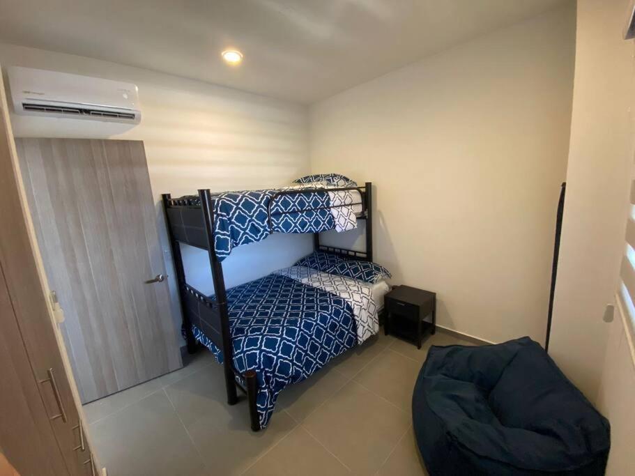 Apartamento In El Centro Near Malecon! *
