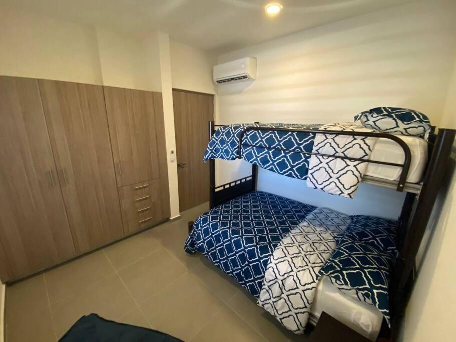 Apartamento In El Centro Near Malecon! *