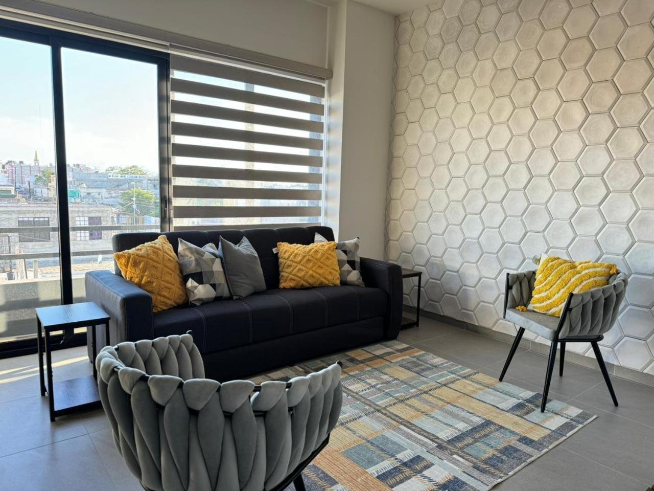 Apartamento In El Centro Near Malecon! *